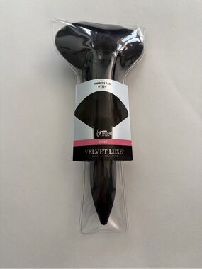 it cosmetics Velvet Luxe Empress Fan No. 324 - Cheek Face Body NWT